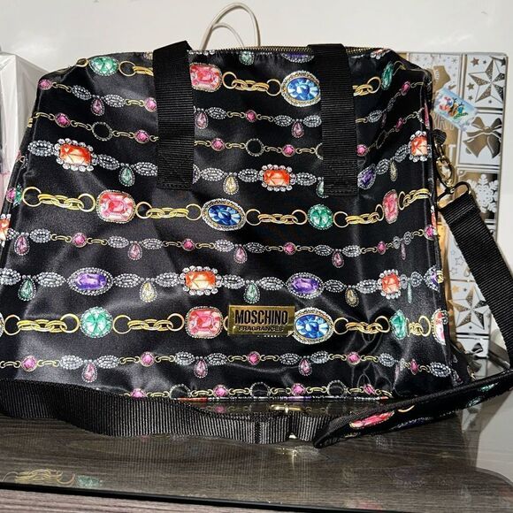 Moschino Limited Edition Holiday Duffel Bag TOY 2 TRAVEL SPRAY LOTION SHOWER GEL - Picture 3 of 9